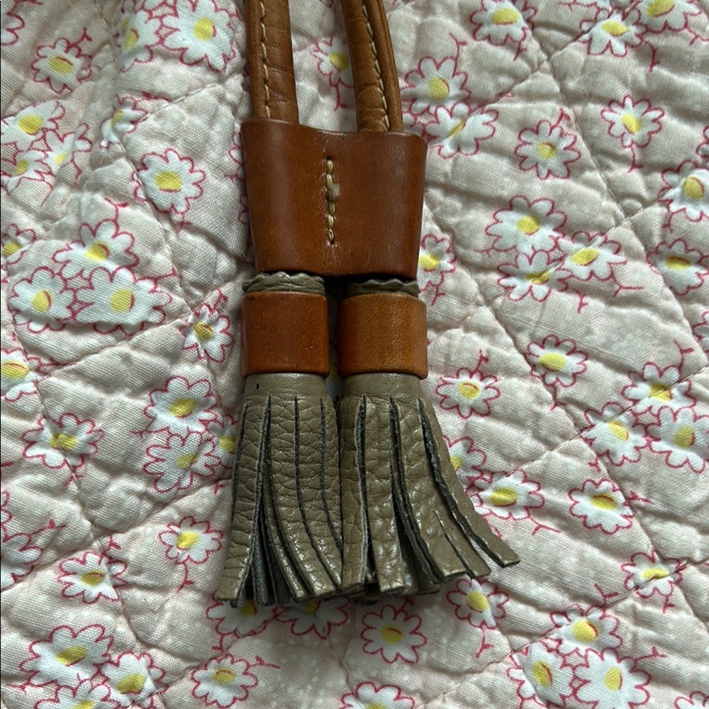 Vintage Dooney & Bourke Taupe-y Gray and Shoulder Bag - Picture 7 of 13